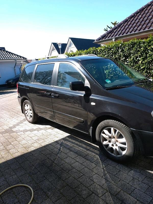 Gebraucht Kia Carnival 185 PS (136 kW) 2007 Schwarz Van / Kleinbus