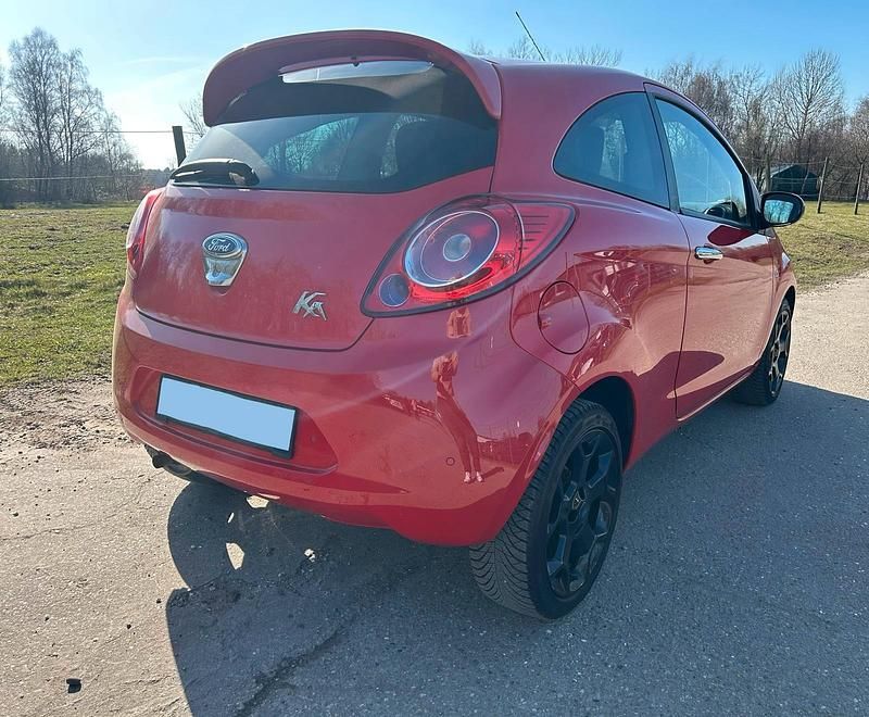 Gebraucht Ford Ka Titanium 69 PS (50 kW) 2013 Rot Kleinwagen