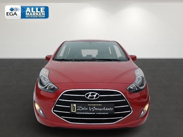 Gebraucht Hyundai i20 Space 125 PS (91 kW) 2019 Rot Van / Kleinbus