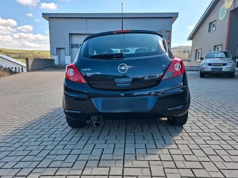 Second-hand Opel Corsa 90 CP (66 kW) 2007 Negru Hatchback