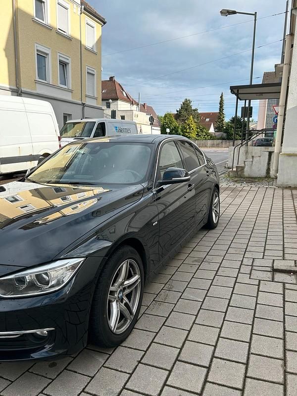 Gebraucht BMW 320 Luxury Line 184 PS (135 kW) 2013 Limousine