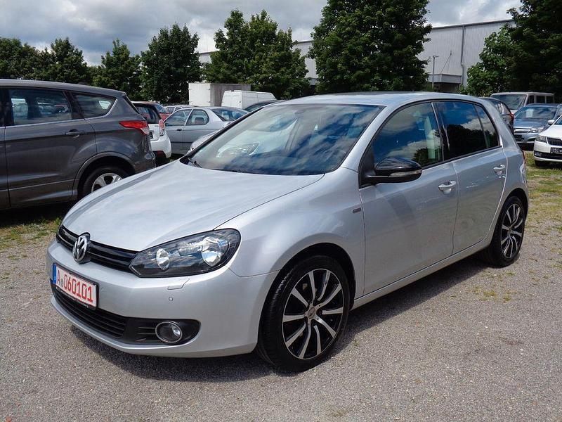 Silber Gebraucht 2012 VW Golf VI Match Limousine | 6.999 € (Fairer Preis) - Bild 1/4