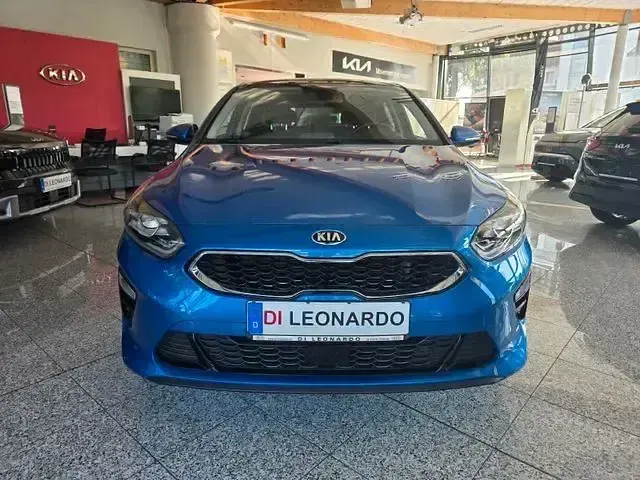 Gebraucht Kia Ceed Spirit 120 PS (88 kW) 2018 Blau Kleinwagen
