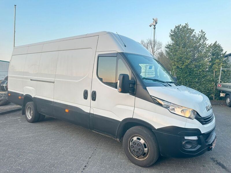 Weiß Gebraucht 2018 Iveco Daily Van / Kleinbus | 22.500 € - Bild 1/4