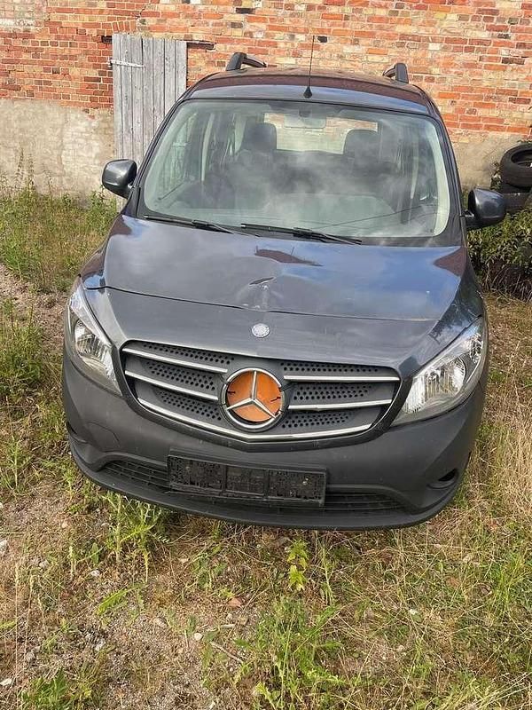 Tenoritgrau metallic Gebraucht 2015 Mercedes Citan 111 Edition Kombi | 2.700 € (Superpreis) - Bild 1/4
