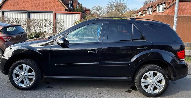 Gebraucht Mercedes ML280 190 PS (139 kW) 2007 Schwarz SUV