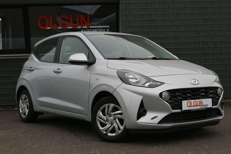 Gebraucht Hyundai i10 Select 67 PS (49 kW) 2021 Silber Kleinwagen