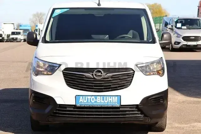 Gebraucht Opel Combo 102 PS (75 kW) 2022 Kaolinweiß Van / Kleinbus