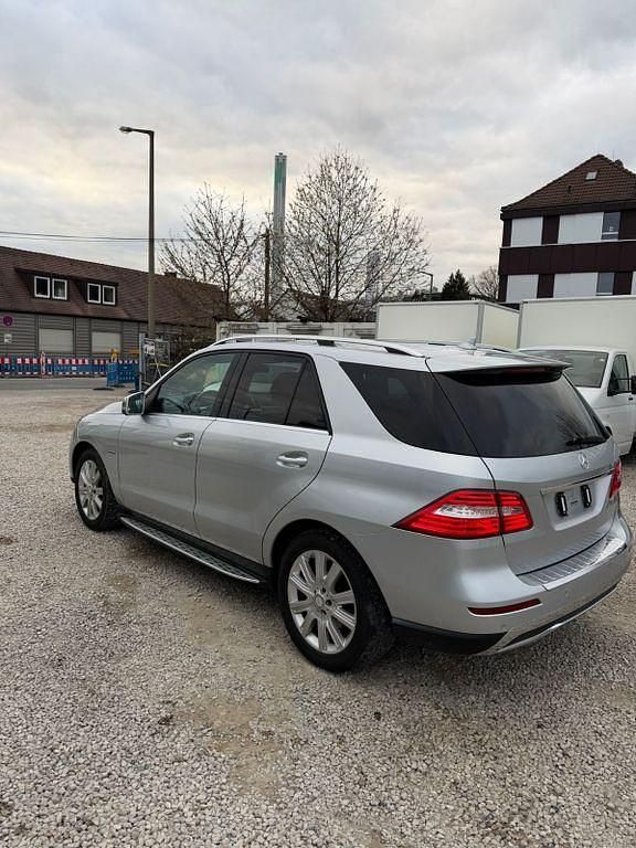 Gebraucht Mercedes ML350 258 PS (189 kW) 2012 Silber SUV