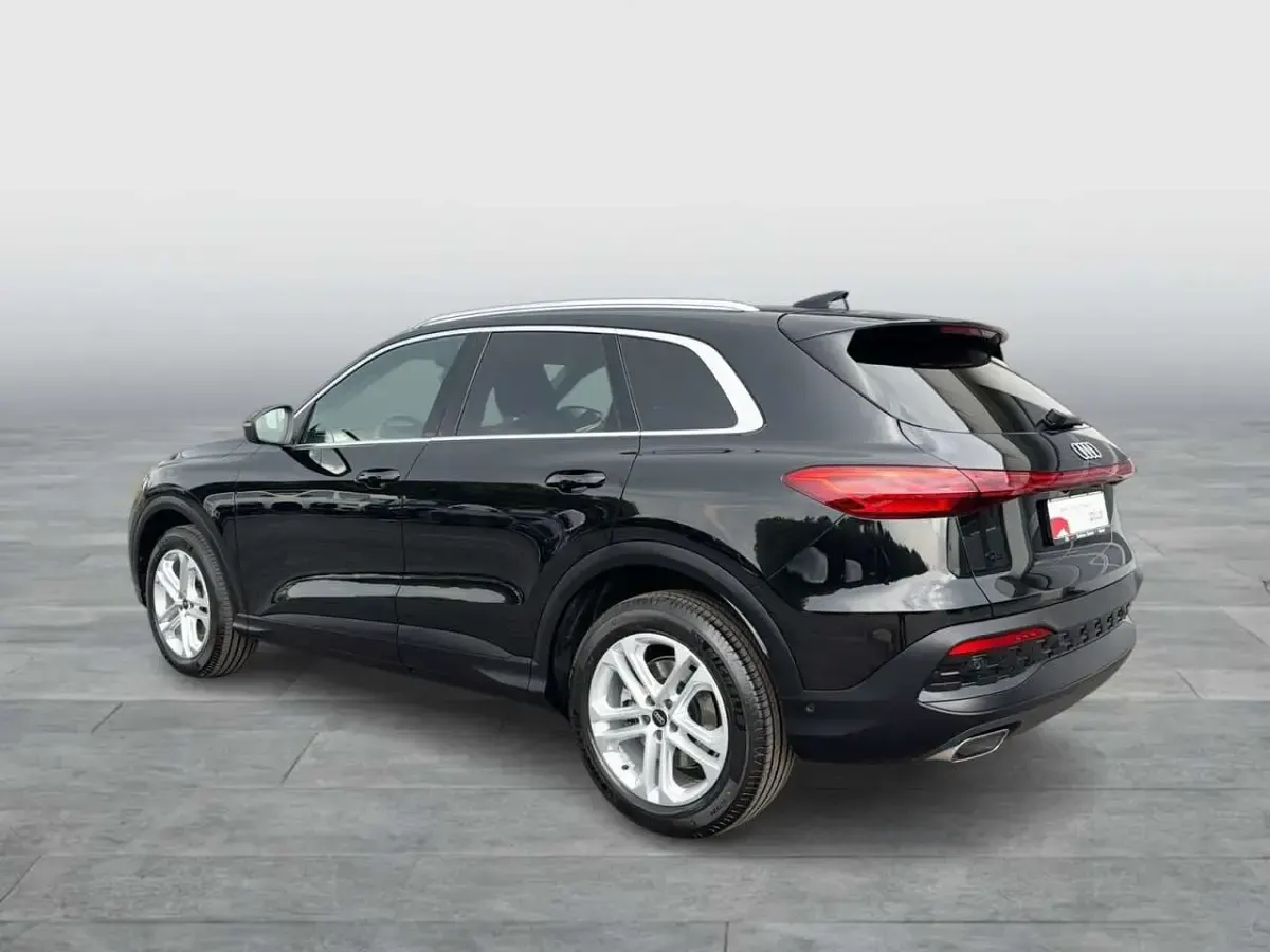 Gebraucht Audi Q5 Comfort 204 PS (150 kW) 2025 Mythosschwarz metallic SUV