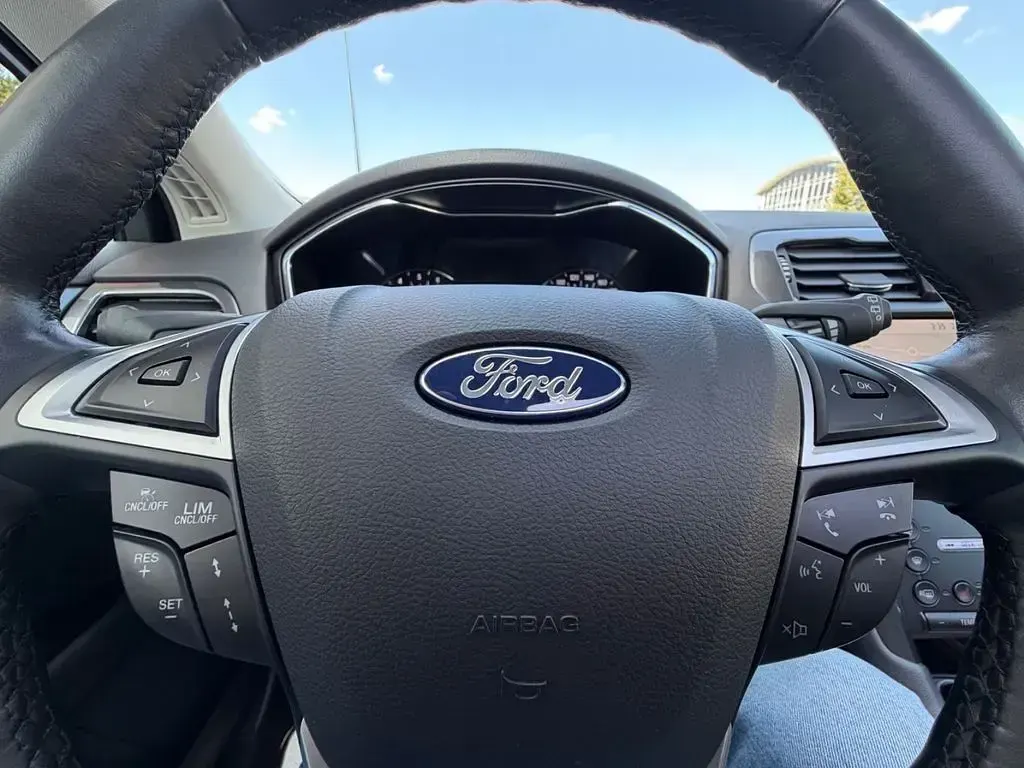 Gebraucht Ford Mondeo Titanium 150 PS (110 kW) 2022 Silber Limousine