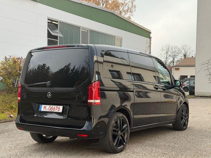 Gebraucht Mercedes V220 190 PS (139 kW) 2016 Schwarz Van / Kleinbus