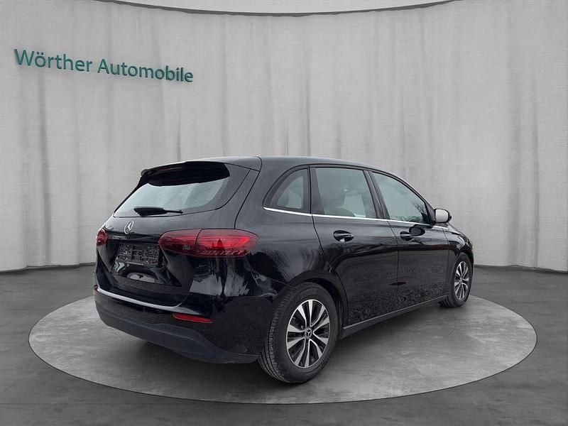 Gebraucht Mercedes B180 136 PS (100 kW) 2024 Schwarz Van / Kleinbus