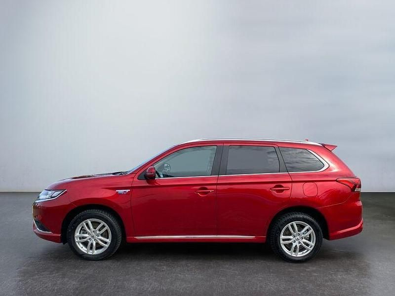 Gebraucht Mitsubishi Outlander P-HEV Basis 224 PS (164 kW) 2020 Dynamik rot SUV