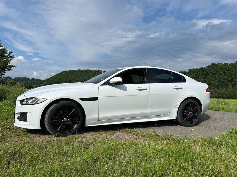 Weiß Gebraucht 2017 Jaguar XE R-Sport Limousine | 16.666 € (Guter Preis) - Bild 1/4