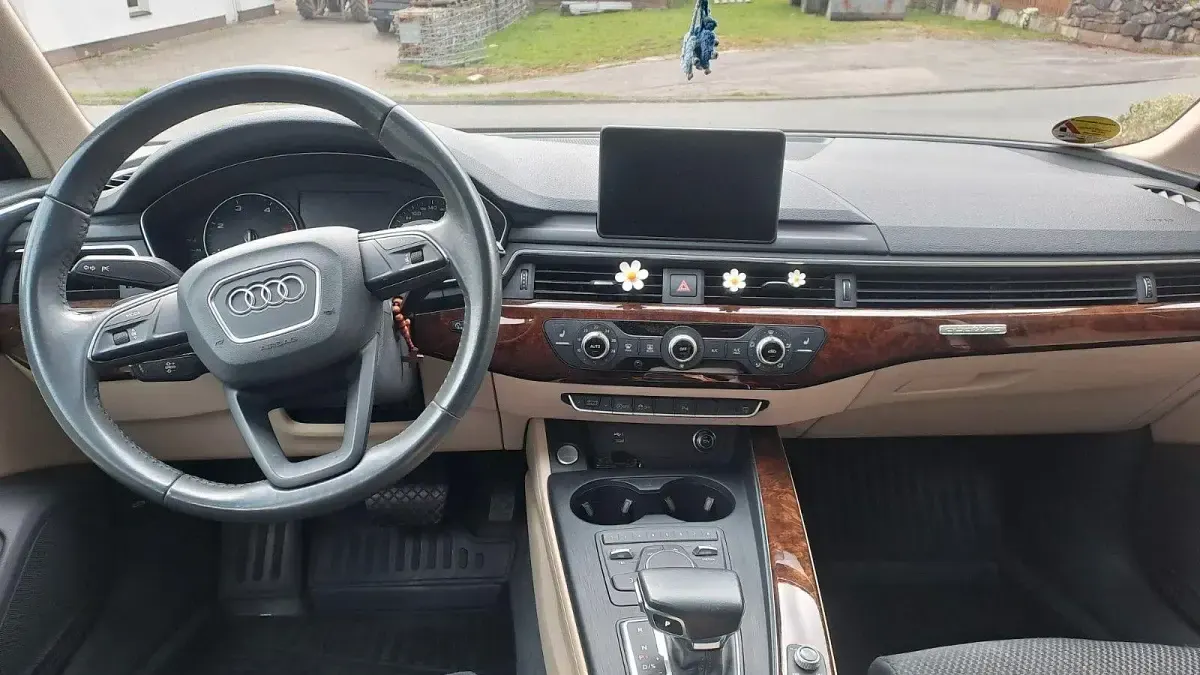 Gebraucht Audi A4 S-Line 190 PS (139 kW) 2019 Weiß Kombi
