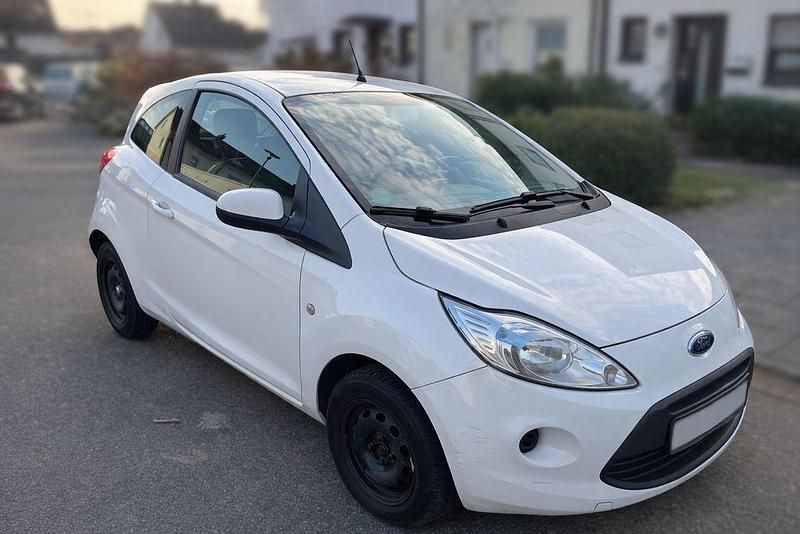 Weiß Gebraucht 2014 Ford Ka Trend Kleinwagen | 3.450 € (Fairer Preis) - Bild 1/4
