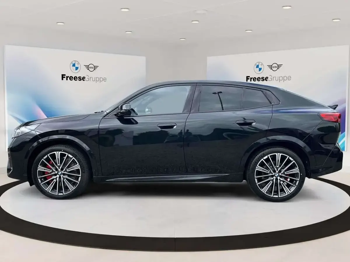 Neu BMW iX2 Performance 230 kW (313 PS) 2026 Schwarz SUV