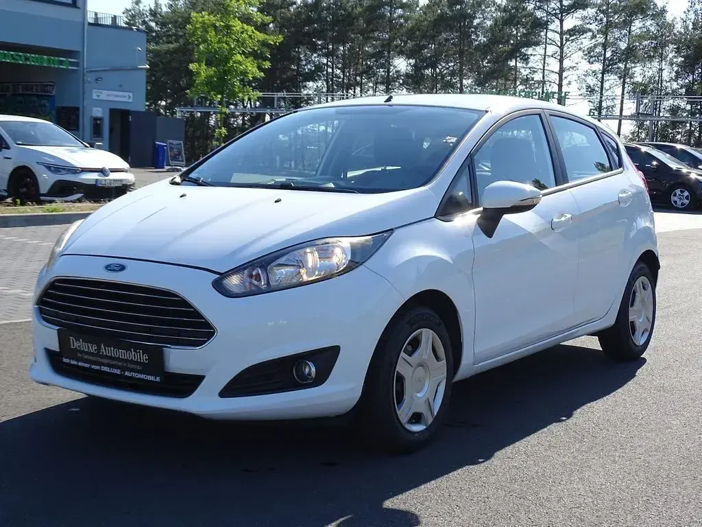 Gebraucht Ford Fiesta SYNC Edition 75 PS (55 kW) 2015 Weiß Kleinwagen