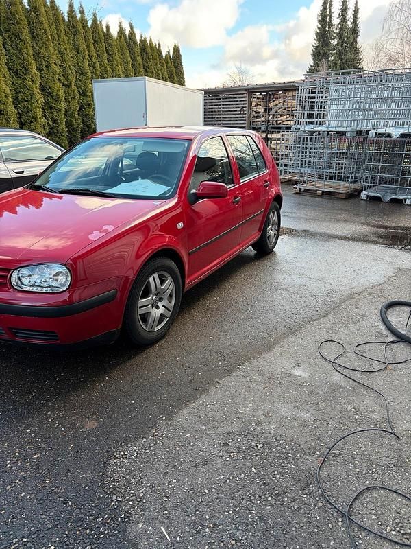Gebraucht VW Golf IV 75 PS (55 kW) 2001 Rot Kleinwagen