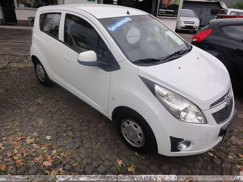 Schneeweiss/summitwhite/arctic Gebraucht 2013 Chevrolet Spark LS Kleinwagen | 3.990 € (Etwas zu teuer) - Bild 1/4