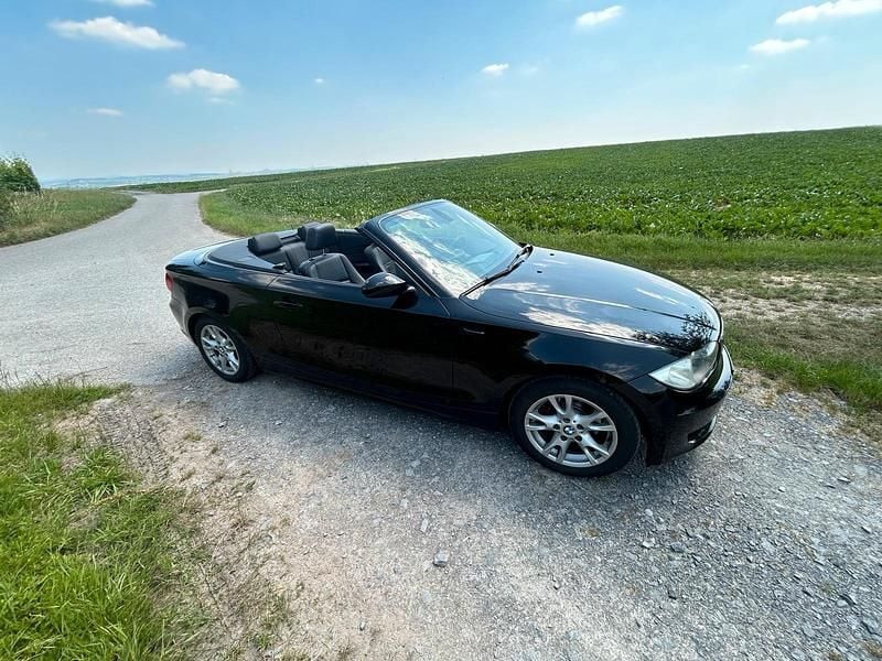Schwarz Gebraucht 2008 BMW 118 Cabriolet Basis Cabrio | 7.400 € (Fairer Preis) - Bild 1/4