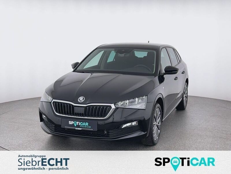 Schwarz (metallic) Gebraucht 2024 Skoda Scala Ambition Kleinwagen | 21.970 € (Fairer Preis) - Bild 1/4