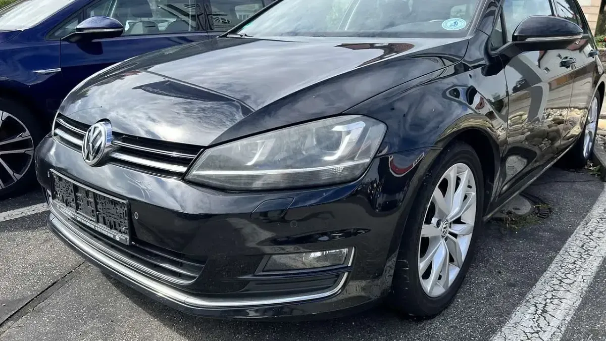Gebraucht VW Golf VII Highline 140 PS (102 kW) 2014 Deep black perleffekt Kleinwagen