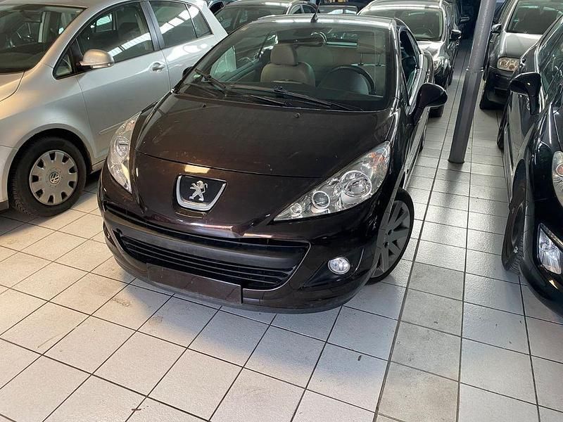 Schwarz Gebraucht 2012 Peugeot 207 CC Allure Cabrio | 4.890 € (Fairer Preis) - Bild 1/4