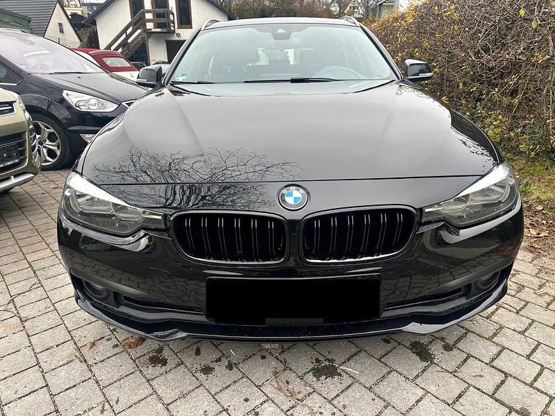 Gebraucht BMW 320 Advantage 190 PS (139 kW) 2017 Schwarz Kombi