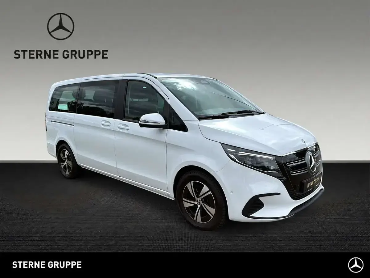Gebraucht Mercedes EQV300 150 kW (204 PS) 2024 Arktikweiß Van / Kleinbus