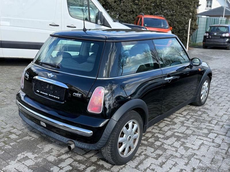 Gebraucht Mini ONE 90 PS (66 kW) 2004 Schwarz Kleinwagen