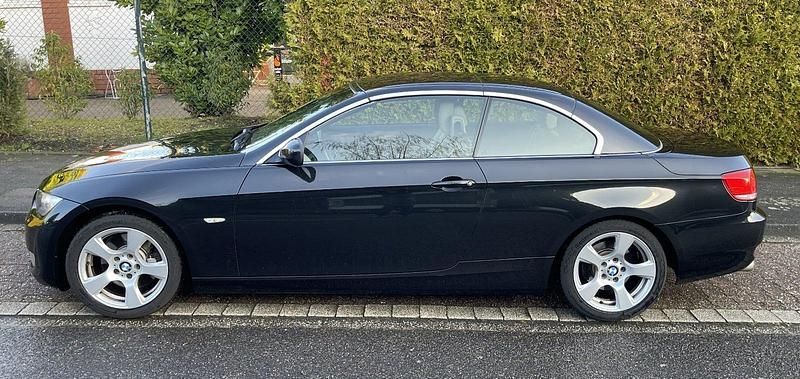 Schwarz Gebraucht 2010 BMW 325 Cabriolet Cabrio | 14.200 € (Etwas zu teuer) - Bild 1/4