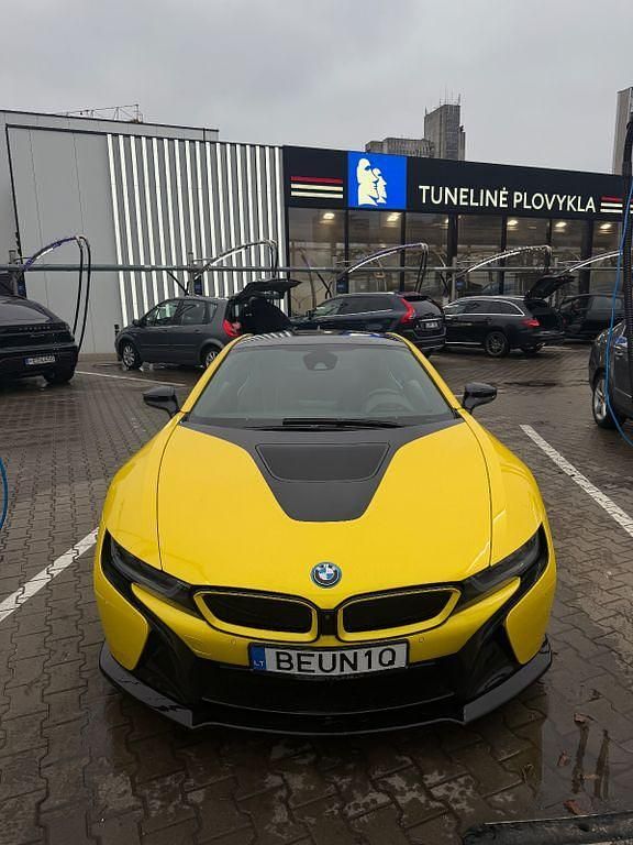 Gebraucht BMW i8 Pure Impulse 362 PS (266 kW) 2015 Gelb Coupé
