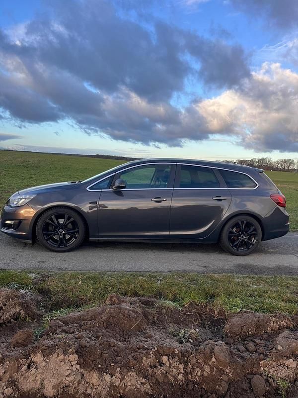 Gebraucht Opel Astra 136 PS (100 kW) 2015 Grau Kombi