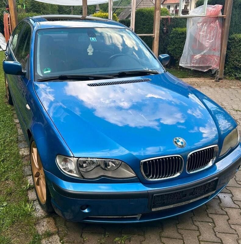 Blau Gebraucht 2002 BMW 330 Limousine | 2.700 € (Superpreis) - Bild 1/4