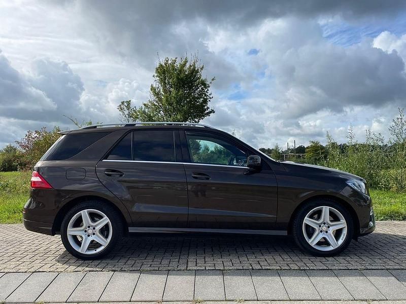 Gebraucht Mercedes ML350 258 PS (189 kW) 2012 Braun SUV