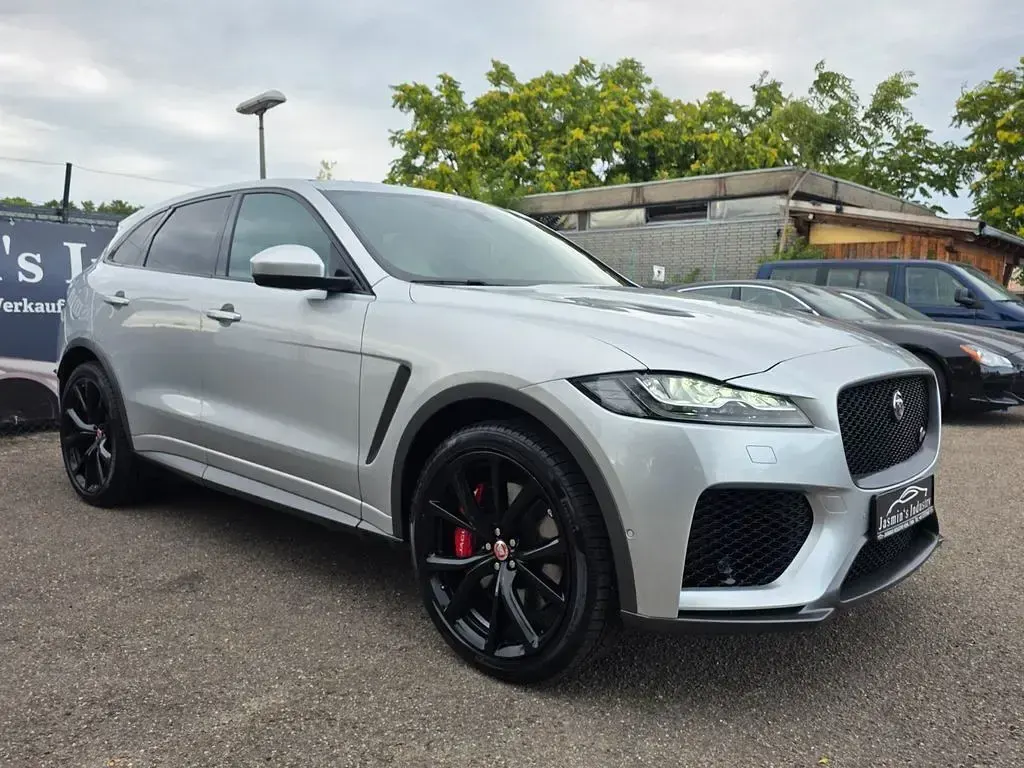 Gebraucht Jaguar F-Pace SVR 551 PS (405 kW) 2019 Indus silver SUV