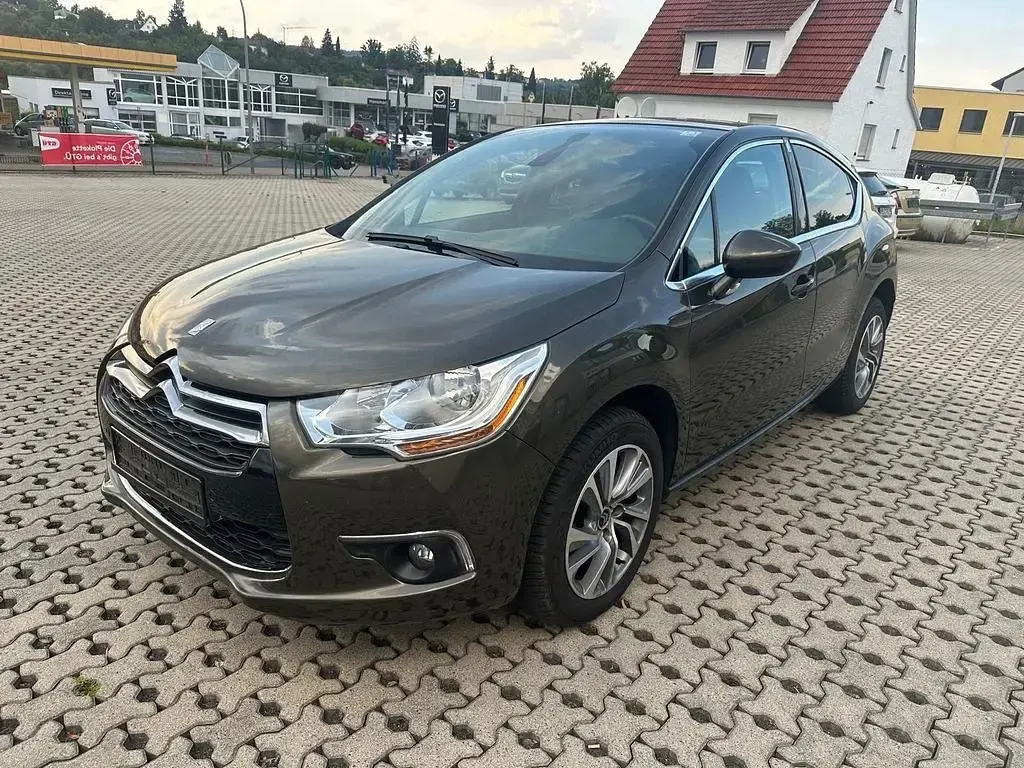 Gebraucht Citroën DS4 So Chic 163 PS (119 kW) 2014 Braun Kleinwagen