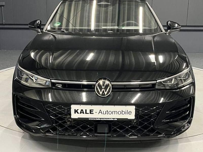 Gebraucht VW Passat R-line 193 PS (141 kW) 2024 Grenadillschwarz metallic Kombi