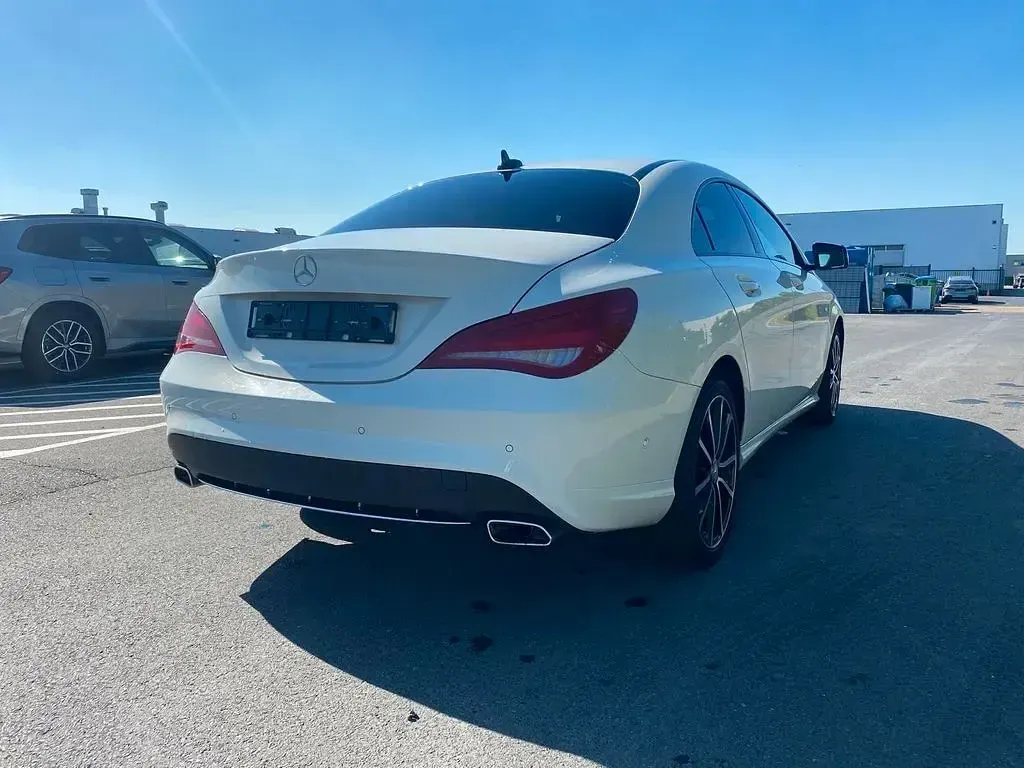 Gebraucht Mercedes CLA180 Urban 109 PS (80 kW) 2014 Weiß Limousine