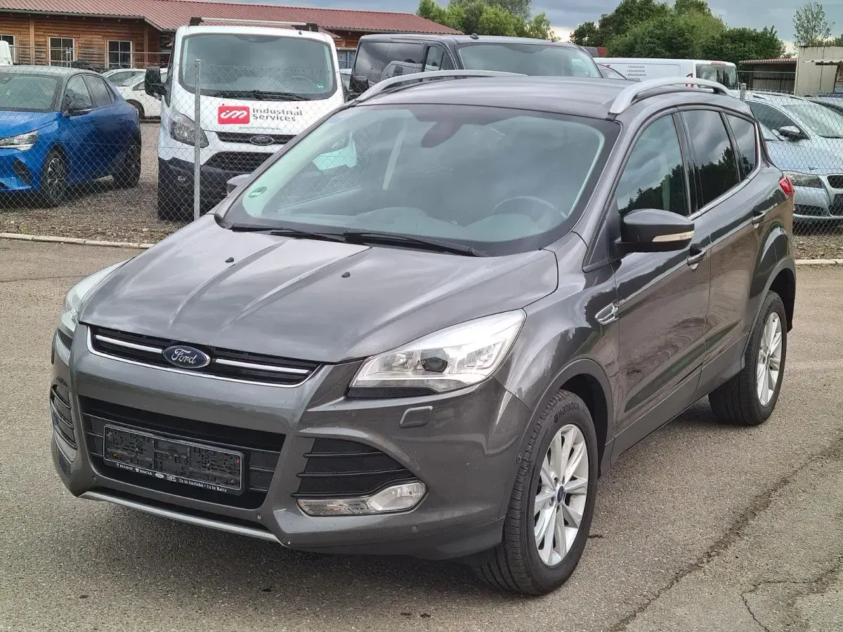 Gebraucht Ford Kuga Titanium 150 PS (110 kW) 2015 Grau SUV