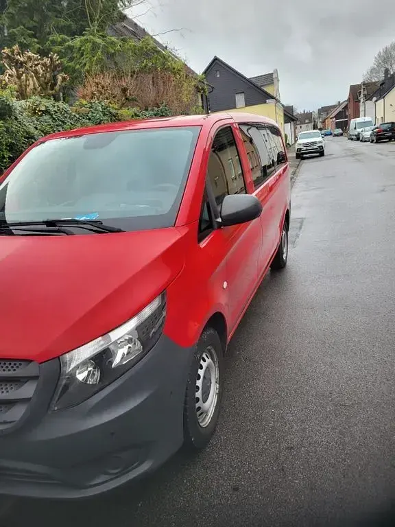 Gebraucht Mercedes Vito 114 PS (83 kW) 2016 Rot Van