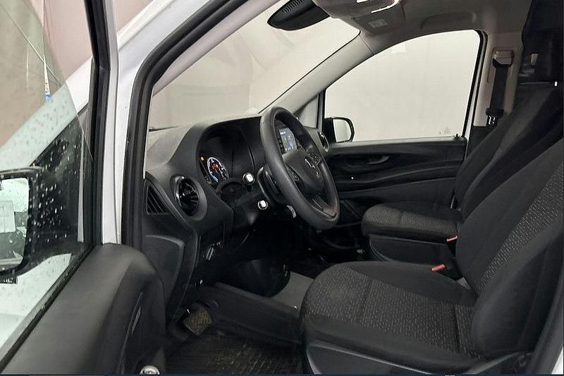 Gebraucht Mercedes e-Vito 85 kW (116 PS) 2023 Weiß Van / Kleinbus