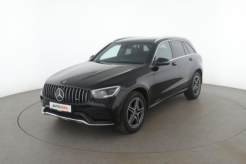 Schwarz Gebraucht 2020 Mercedes GLC200 AMG line SUV | 39.510 € (Fairer Preis) - Bild 1/3