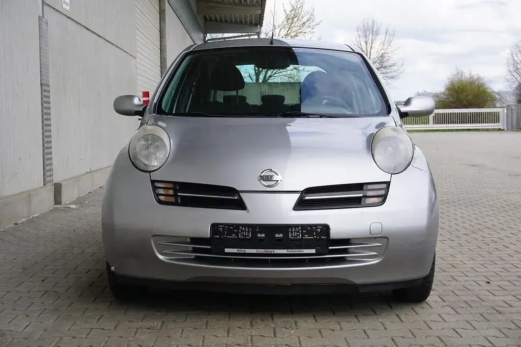 Usata Nissan Micra 65 CV (47 kW) 2004 Argento Utilitaria
