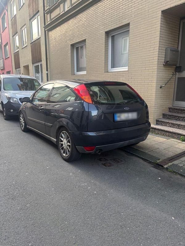 Second-hand Ford Focus 116 CP (85 kW) 2001 Albastru Berlinǎ