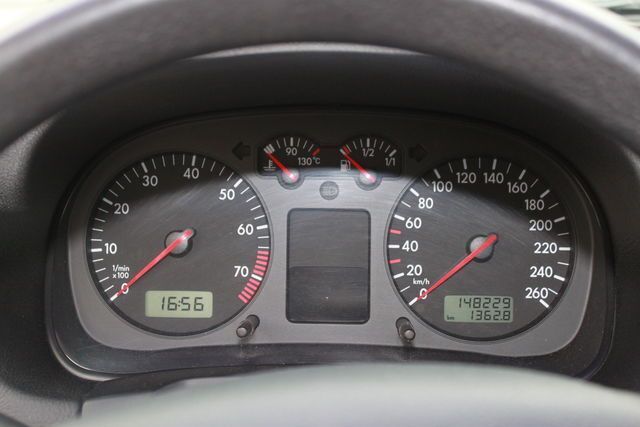 Gebraucht VW Golf IV Design 105 PS (77 kW) 2001 Silber metallic Limousine