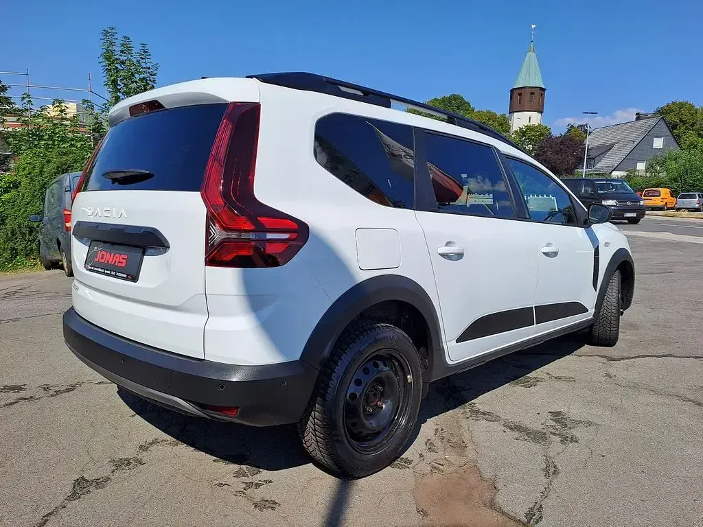 Gebraucht Dacia Jogger Extreme 91 PS (66 kW) 2023 Weiß Van / Kleinbus