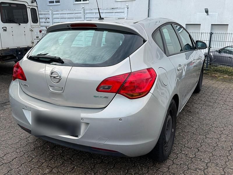Gebraucht Opel Astra 100 PS (73 kW) 2010 Grau Kleinwagen